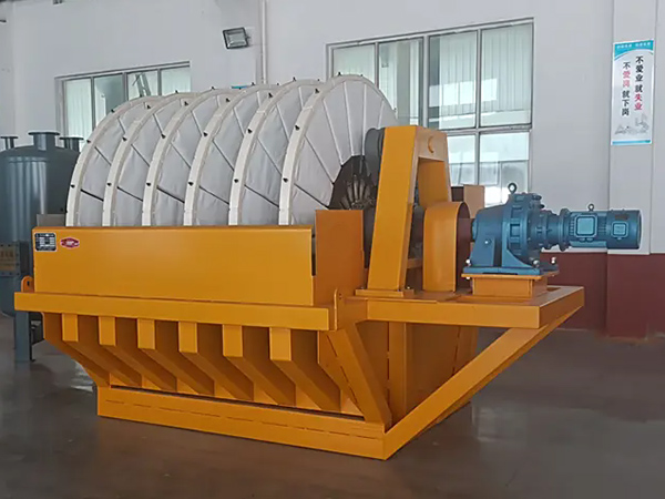 Rotary tyhjiölevyn suodatin