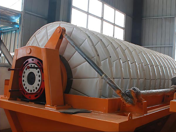 Rotary levyn suodatin