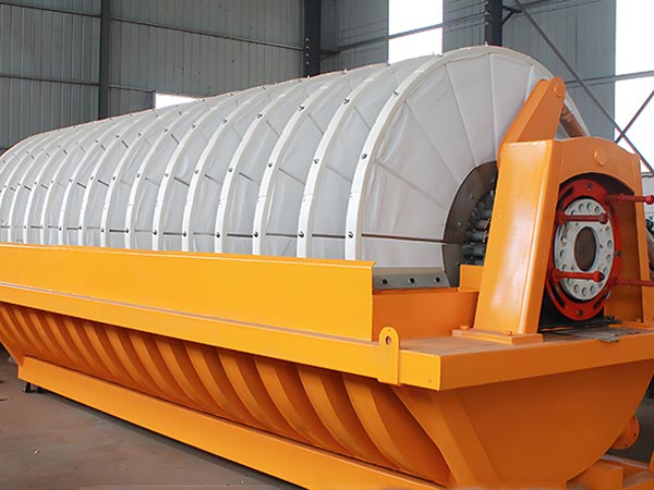 Rotary levyn suodatin